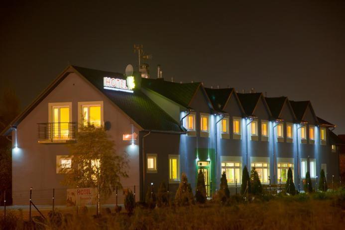Hotel Wena Kielce Exterior photo